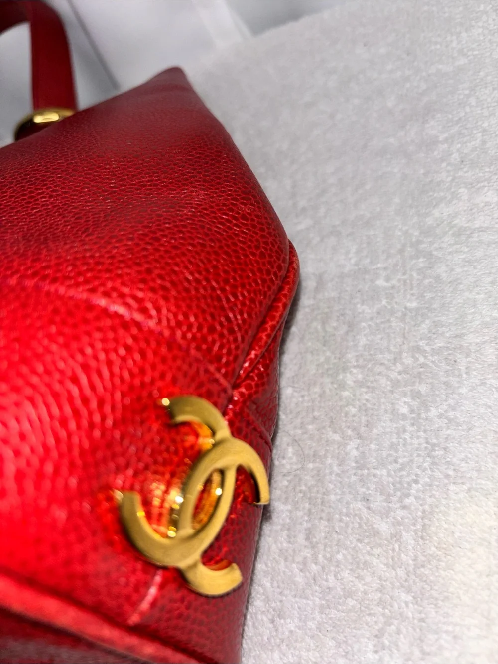 CHANEL Vintage Red Caviar Leather CC Logo Shoulder Bag Tote Gold HW